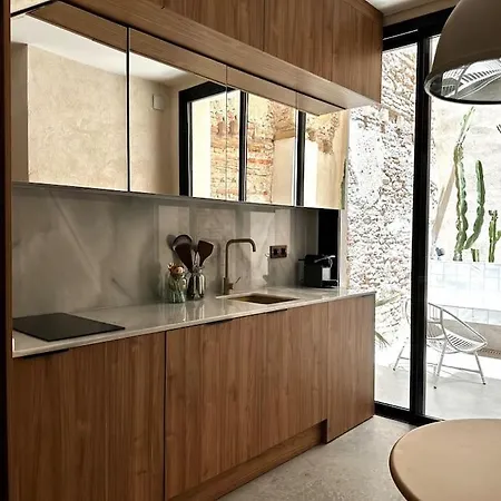 House Close To The Centre - Style And Relax
